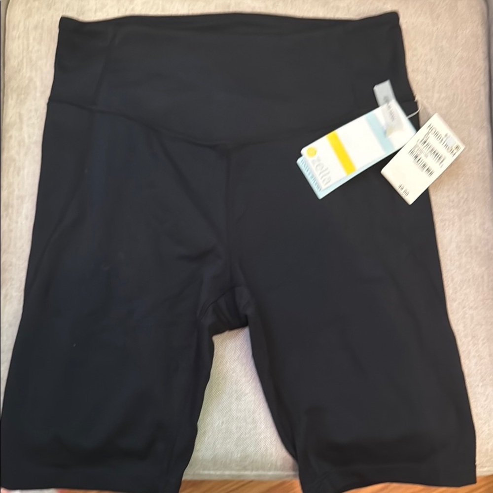 Women's NWT Zella Black bike Shorts